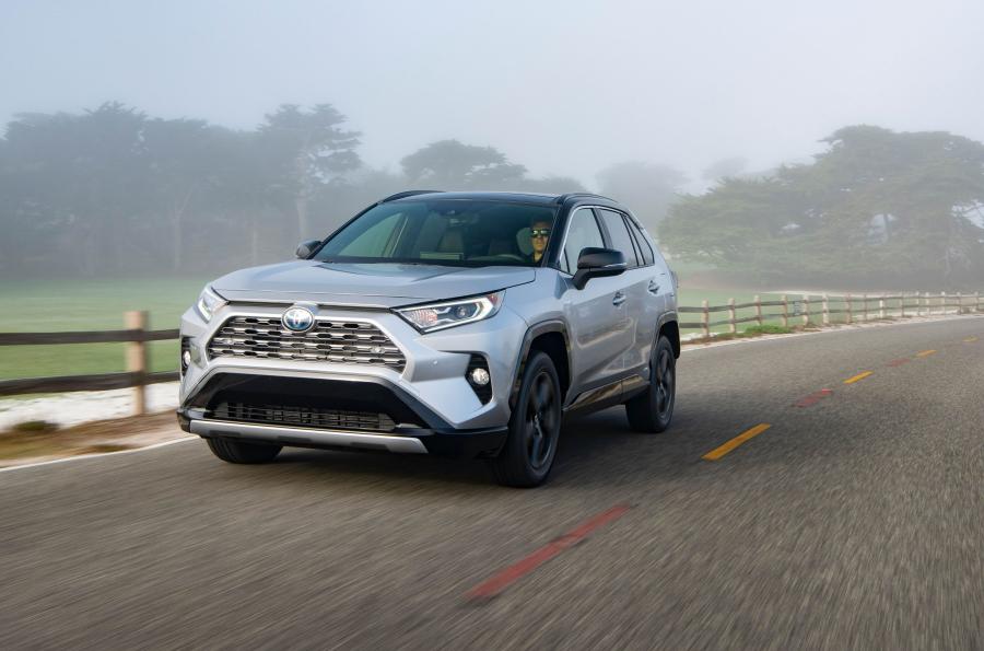  Toyota RAV4 XSE Hybrid 2018 года  (NA) (фото 37 из 71)